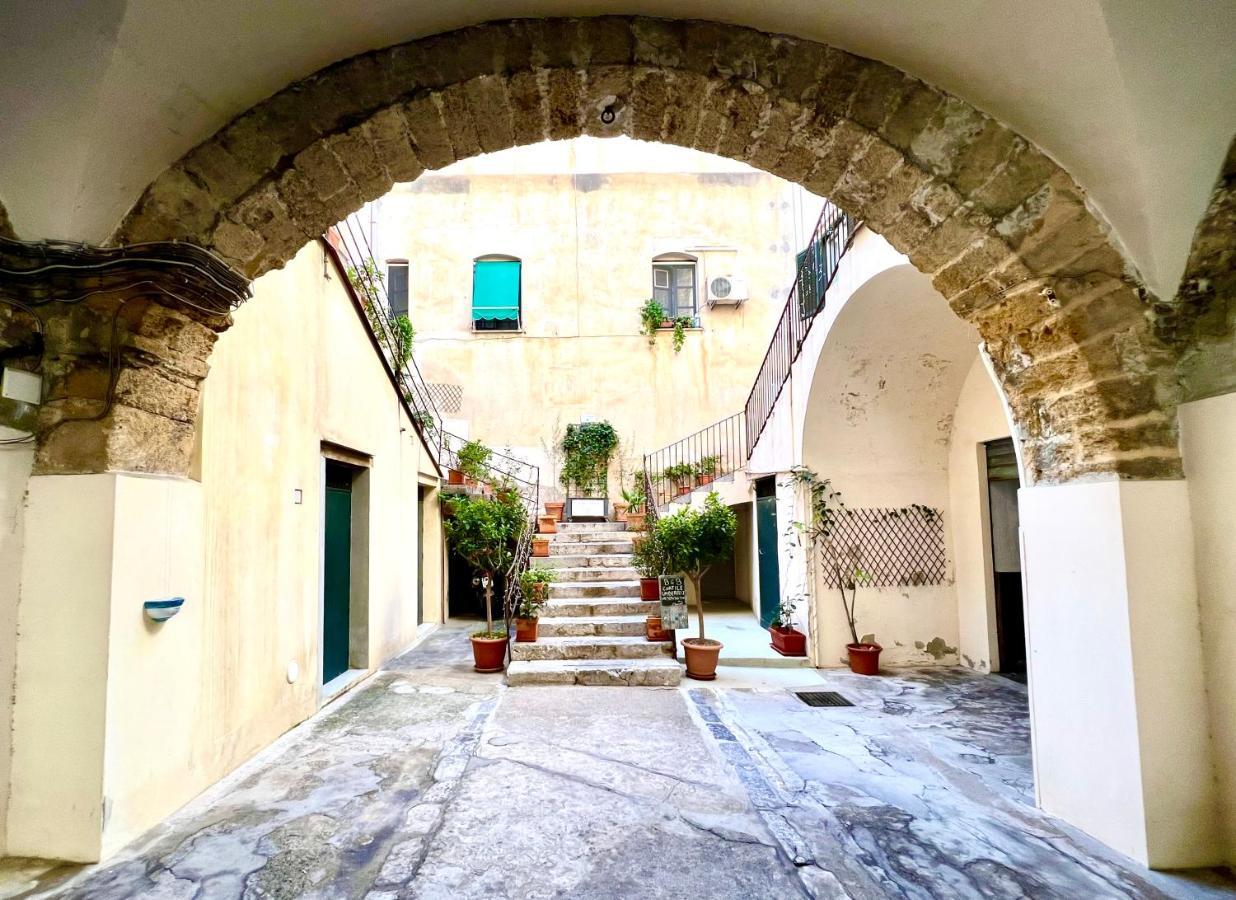 Cortile Umberto I Bed & Breakfast Cefalu Bagian luar foto